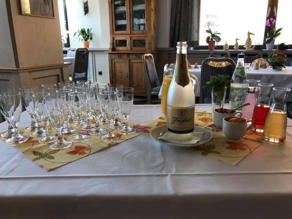 Bauer'S Pension-Restaurant-Catering Grosshabersdorf Bagian luar foto