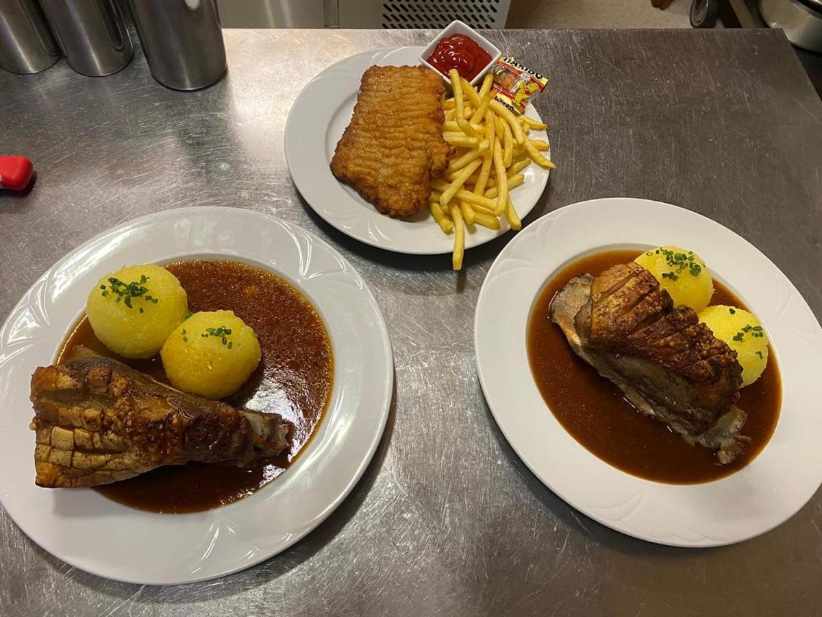 Bauer'S Pension-Restaurant-Catering Grosshabersdorf Bagian luar foto