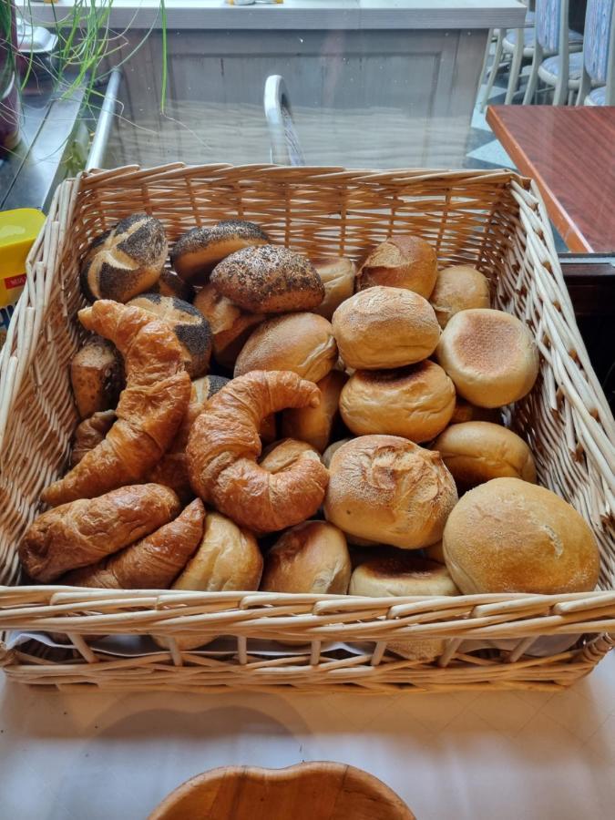 Bauer'S Pension-Restaurant-Catering Grosshabersdorf Bagian luar foto